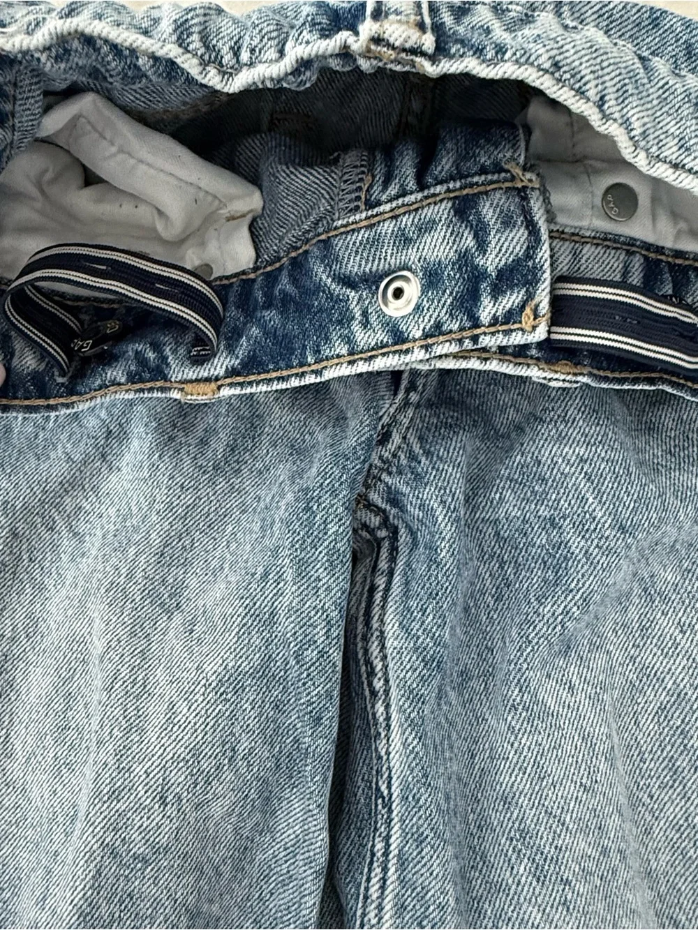 Gap Kids Low Stride Wide Leg Distressed Jeans‎ Girls Size 8 Light Wash Denim